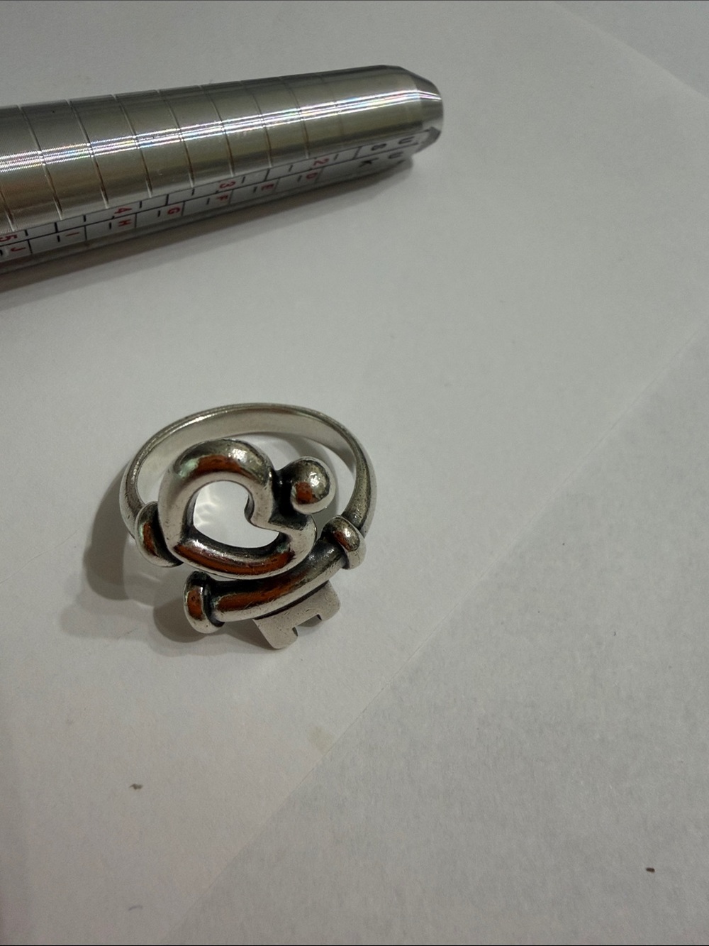 James Avery Silver Heart & Key Ring size 8 1/2 - Picture 4 of 4